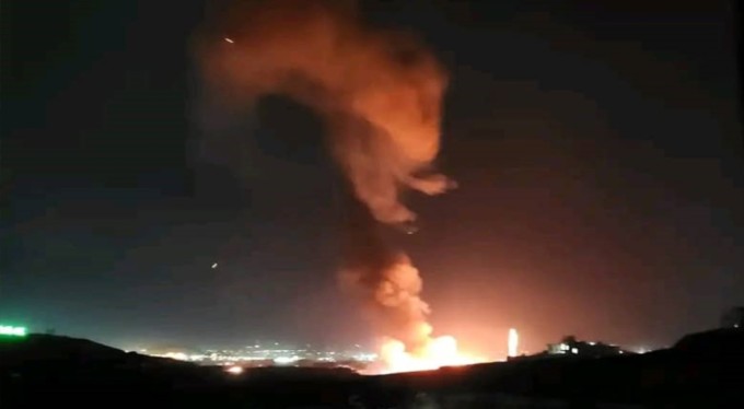 Yemen'de akaryakıt istasyonunda patlama