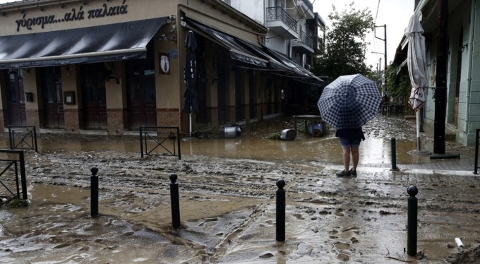 Yunanistan'daki sel felaketinde can kaybı 2'ye yükseldi
