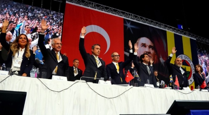 Fenerbahçe Stadı'nın isim değişikliği için yönetime yetki verildi
