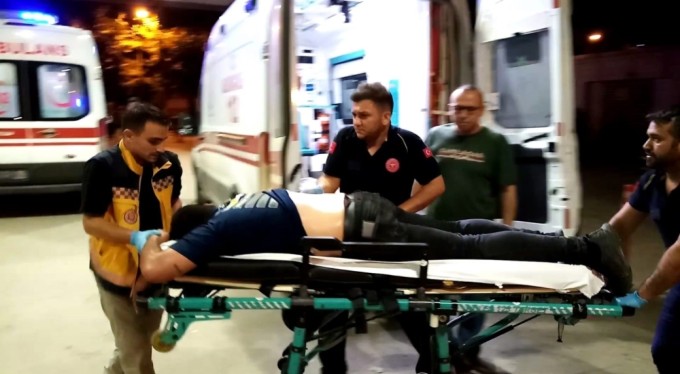 Bursa'da oda arkadaşını sokak ortasında sırtından bıçakladı!