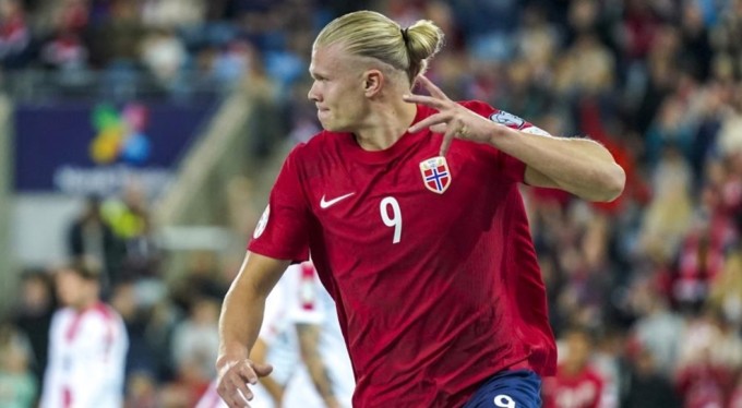 Erling Haaland, Norveç Milli Takımı ile 26 maçta 25 gole ulaştı