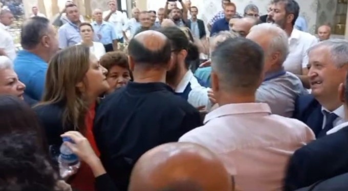 Gerginlik yaşanan CHP kongresinde milletvekili bayıldı