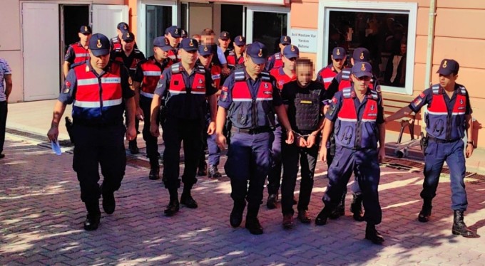 Cinayet şüphelileri çelik yelekle adliyeye sevk edildi