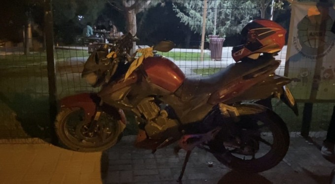 Bursa'da otomobil ile çarpışan motosiklet sürücüsü hayatını kaybetti