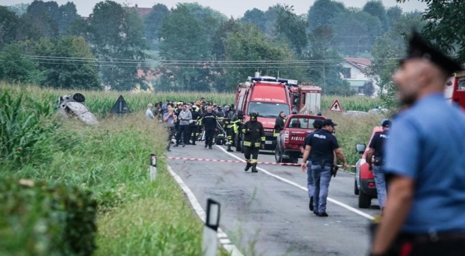 İtalya'da hava akrobasi uçağı düştü! 1 ölü