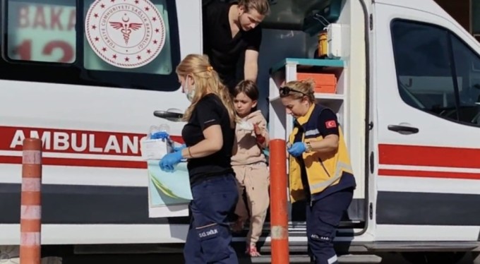 Bursa'da 6 yaşındaki çocuk kapıyı kapatmak istedi, parmakları koptu!