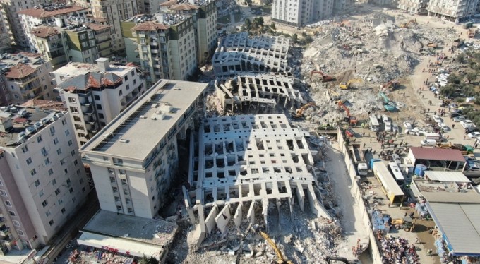 Yüzlerce kişiye mezar olan Rönesans Rezidans'ın mühendisi tutuklandı