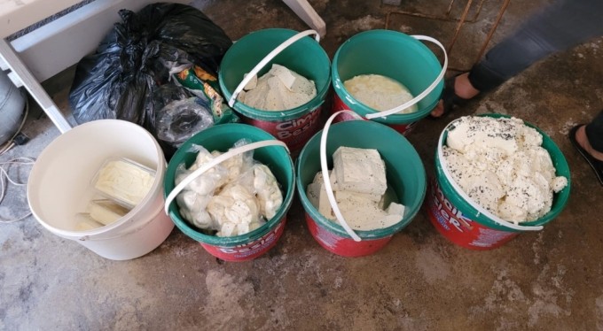 Bursa'daki merdivenaltı peynir imalathanesinde şok görüntüler