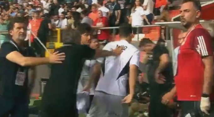 Şenol Güneş'ten, Salih Uçan'a sert hareket!