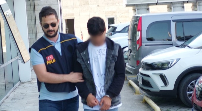 Bursa polisi tarafından aranan göçmen kaçakçısı Samsun'da yakalandı