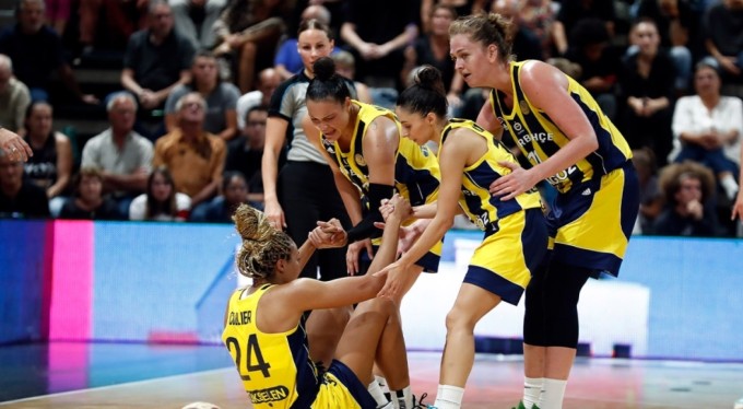Fenerbahçe, FIBA Kadınlar Süper Kupa'yı kazandı
