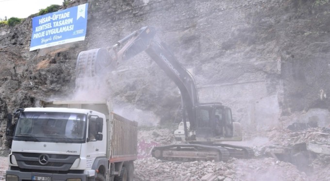 Osmangazi'den tarihi ortaya çıkartan yıkım