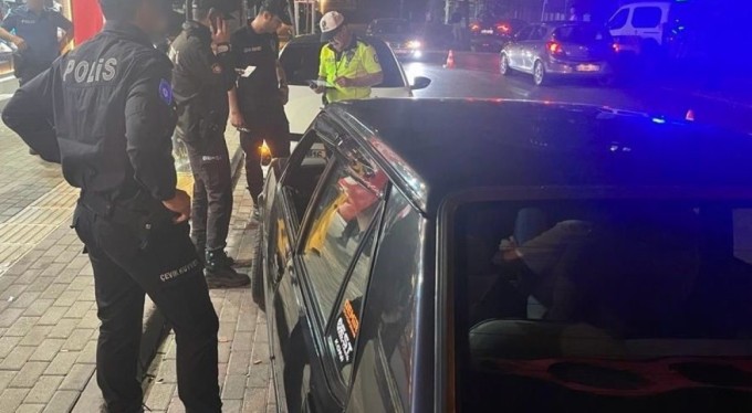 Bursa'da polis ekipleri 'Huzur' uygulaması yaptı