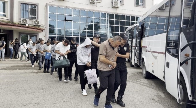 "Forex yatırımı" vaadiyle dolandırıcılık yapan şebekeye yönelik soruşturma! 14 kişi tutuklandı