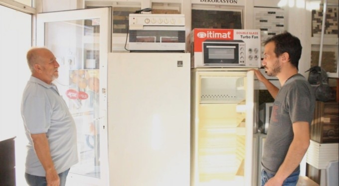 Ev kiralayan öğrencilerin ilk tercihi spotçu ve ikinci el eşyacılar oluyor