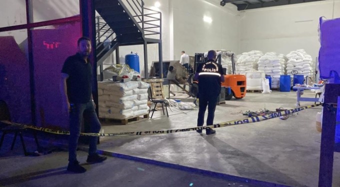 Deterjan imalathanesinde feci olay! Karıştırıcı mikserin altında kaldı