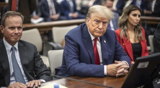 Trump sivil dolandırıcılık davasının üçüncü gününde mahkemeyi terk etti