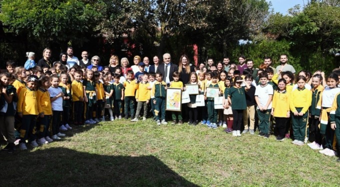 Hayvan barınağını ziyaret eden çocuklar keyifli vakit geçirdi