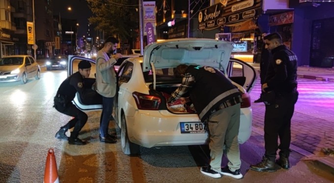 Bursa polisinden huzur ve güven uygulaması: 4 bin 702 kişi sorgulandı, 15 gözaltı