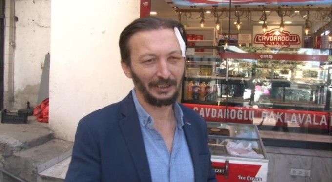 'Ne bakıyorsun' deyip esnafı kafasından bıçaklayıp kaçtılar