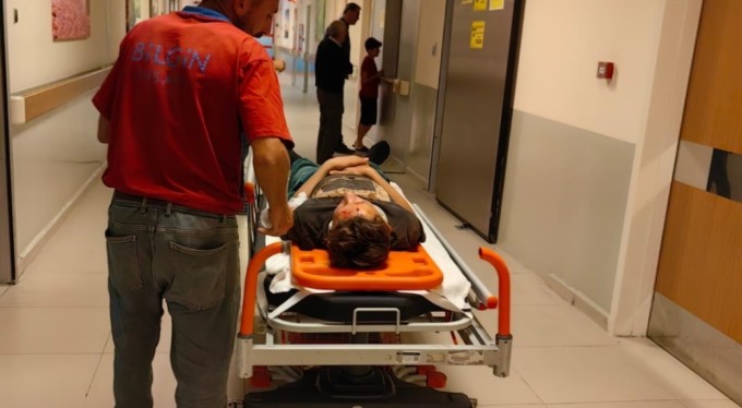 Babasına su götürürken inşattan düştü