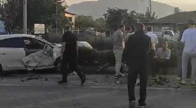 Kafa kafaya çarpıştılar: 2 yaralı