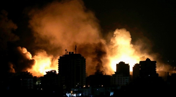 İsrail gece boyu Beyt Hanun'da 80'den fazla noktayı vurdu