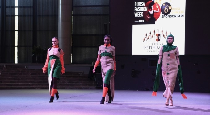 Bursa kumaşından üretilen en güzel tasarımlar sergilendi