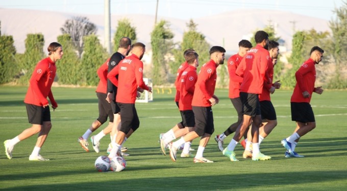 A Milli Takım, Letonya maçı hazırlıklarına başladı