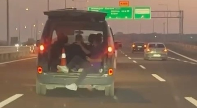 Otobanda ölüme davetiye çıkardı