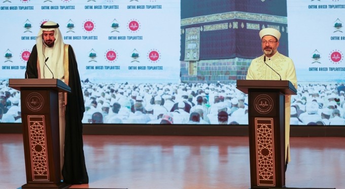 Umreye gideceklere müjde! Elektronik vize imkanı geliyor