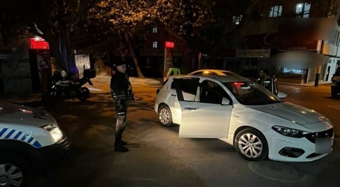 Bursa polisinden sıkı denetim: 5 gözaltı