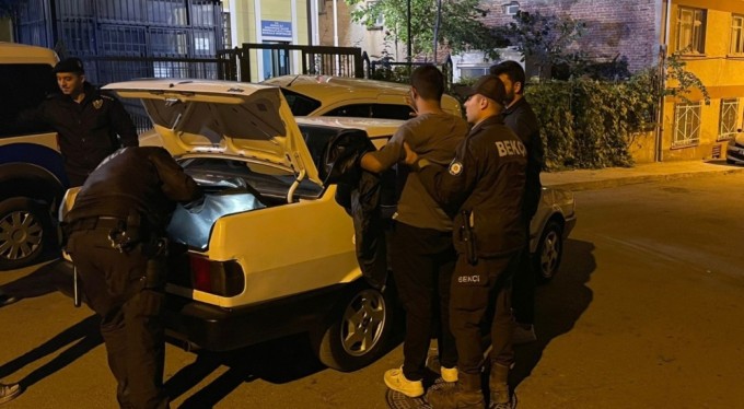 Bursa polisi uyuşturucu madde ve silah ele geçirdi