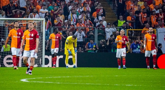 İyi oyun yetmedi! Galatasaray, evinde Münih'e kaybetti