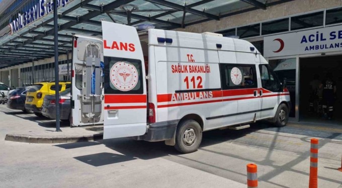 Annesi emzirirken uyuyunca nefessiz kalan bebek hayatını kaybetti!