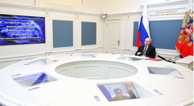 Rusya'dan nükleer misilleme tatbikatı