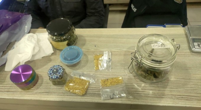 Ünlü oyuncuya şok! Ağabeyi uyuşturucudan gözaltına alındı