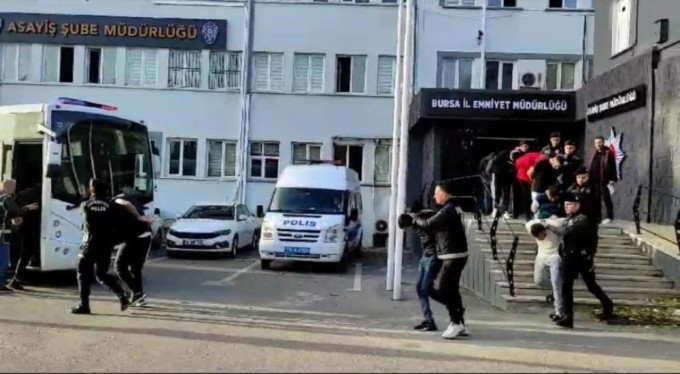 Bursa polisinin çökerttiği fuhuş çetesi üyeleri tutuklandı!