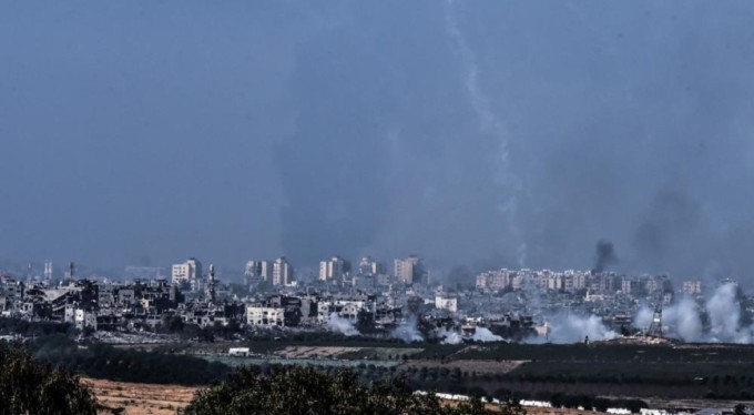 Gazze sınırından dumanlar yükselmeye devam ediyor
