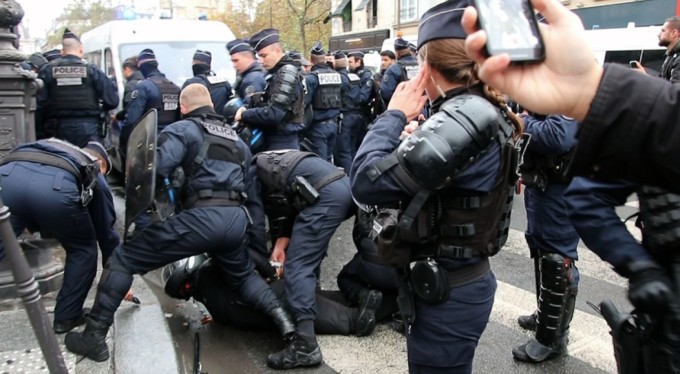 Fransız polisinden Filistin destekçilerine sert müdahale