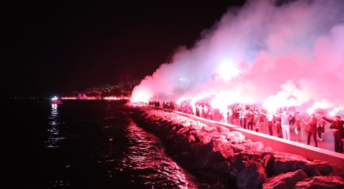 Bursa'da binlerce meşale Cumhuriyet için yakıldı