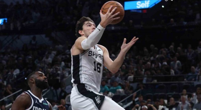 Cedi Osman'lı San Antonio, Clippers'a mağlup oldu
