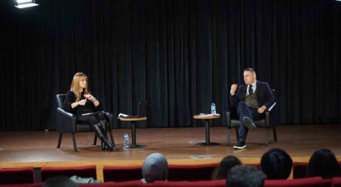 Hukukçular uyarıyor: 'Seni seviyorum' demek taciz sayılabilir'