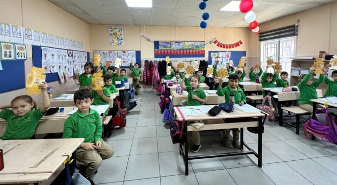 Kitap fuarı öncesi öğrencilere 27 bin kumbara dağıtıldı