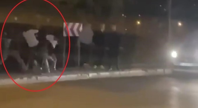 Bursa'da 'yan bakma' kavgası caddeyi boks ringine çevirdi!