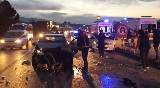 Bursa'da feci kaza: 1 ölü, 6 yaralı