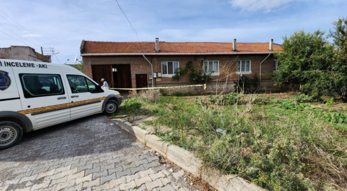 Bursa'da cinnet...Eşini ve 2 çocuğunu öldürüp canına kıydı