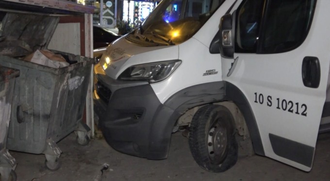 Balıkesir'den çaldığı servis aracını Bursa'da bırakıp kaçtı!