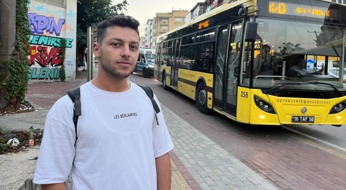 Herkes öğrencilere otobüs bileti ısmarladığını zannetti ama gerçek bambaşka çıktı