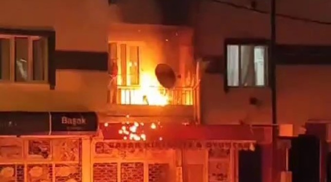 Bursa'da çocuklar çakmakla oynarken evi yakıyordu!